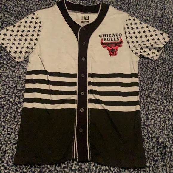 NBA Other - Like new men’s Chicago Bulls baseball style shirt